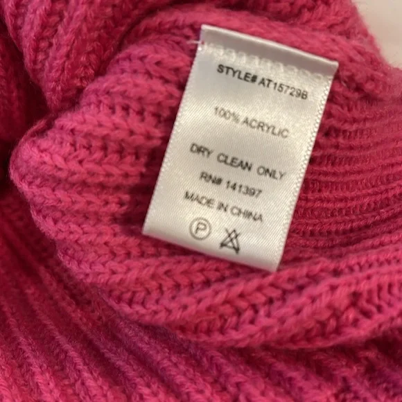 CUT OUT PINK SWEATER - Picture 8 of 9